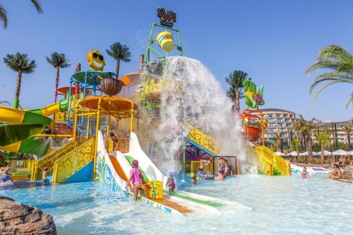 Long Beach Resort havuz alanı